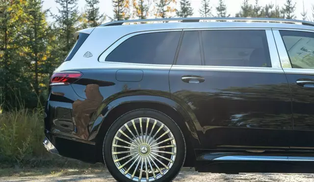 MERCEDES-BENZ GLS Maybach 