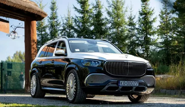 MERCEDES-BENZ GLS Maybach 