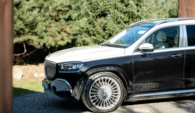 MERCEDES-BENZ GLS Maybach 