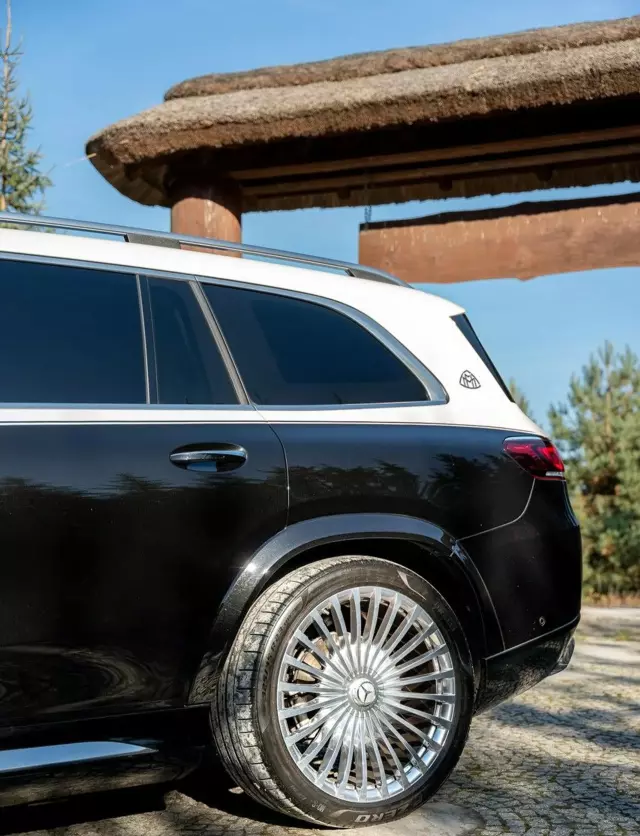 MERCEDES-BENZ GLS Maybach 