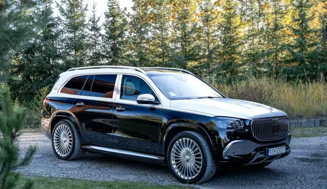 MERCEDES-BENZ GLS Maybach 