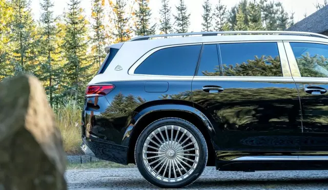 MERCEDES-BENZ GLS Maybach 