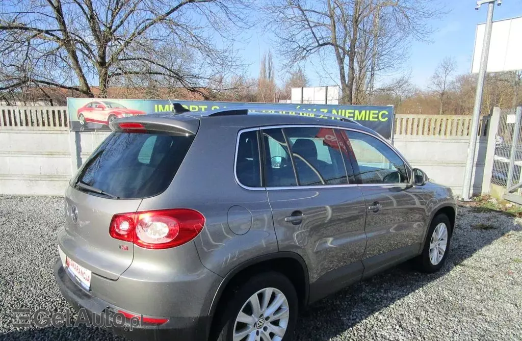 VOLKSWAGEN Tiguan 