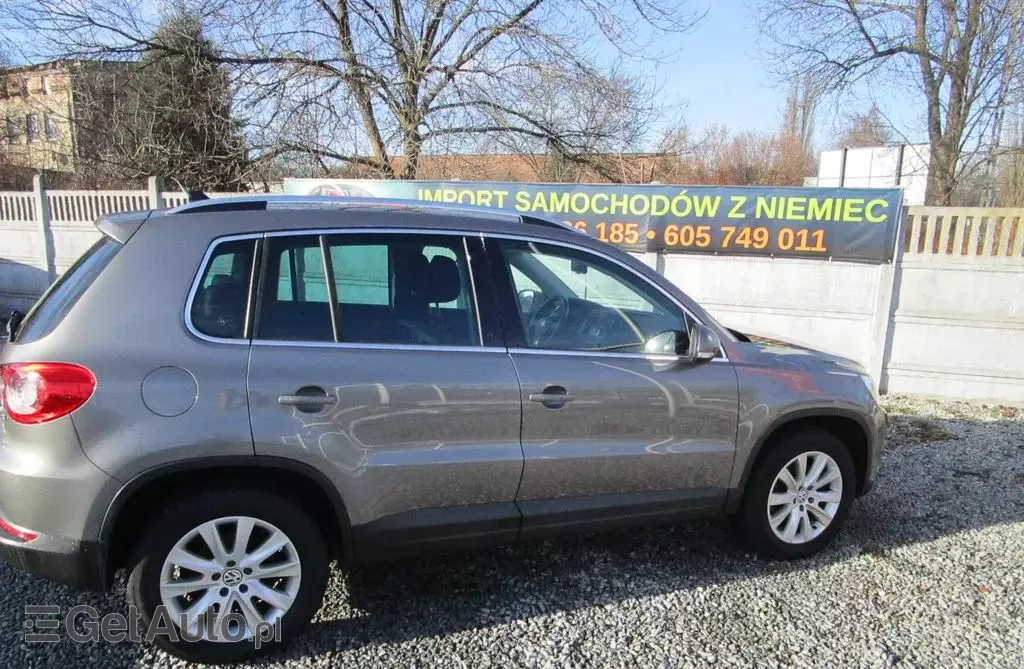 VOLKSWAGEN Tiguan 