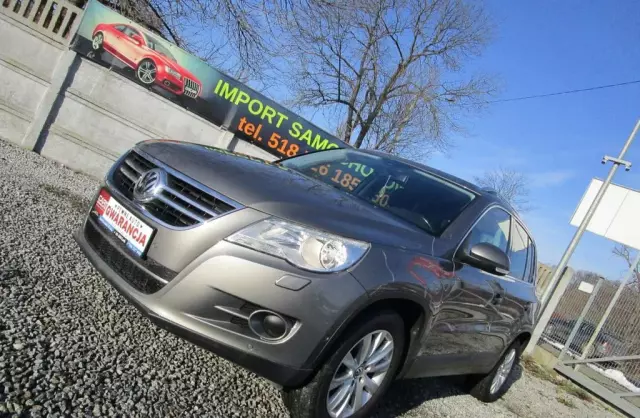 VOLKSWAGEN Tiguan 