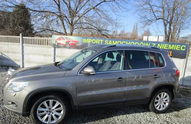 VOLKSWAGEN Tiguan 