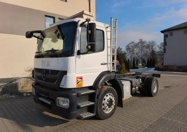 MERCEDES-BENZ AXOR 1829 rama do zabudowy blokada mostu 