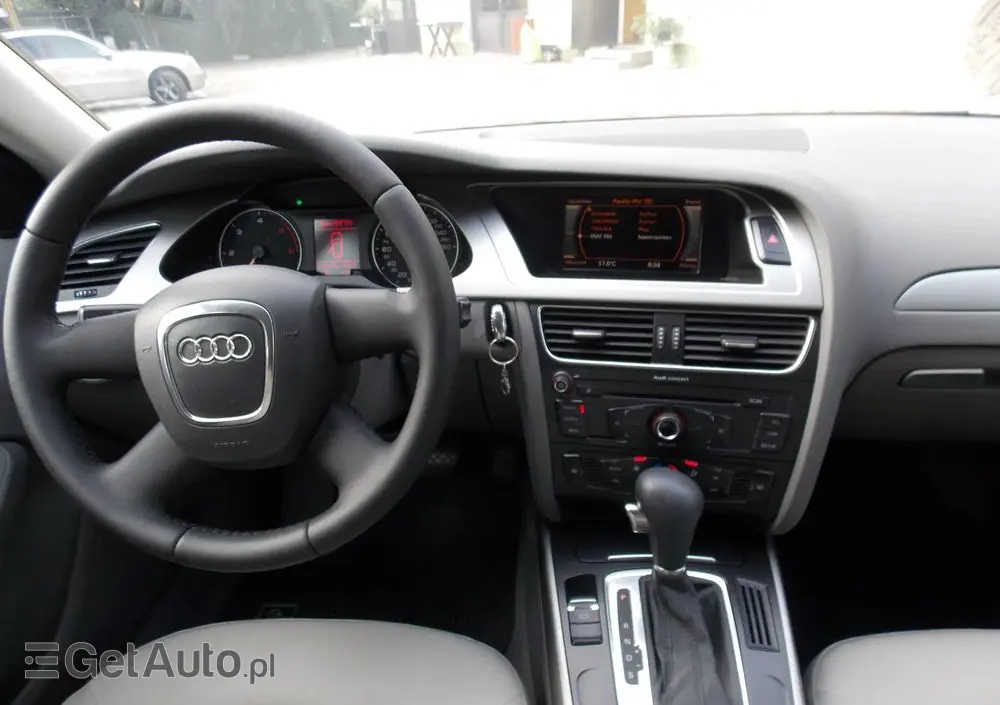 AUDI A4 Avant 2.0 TDI DPF multitronic Attraction