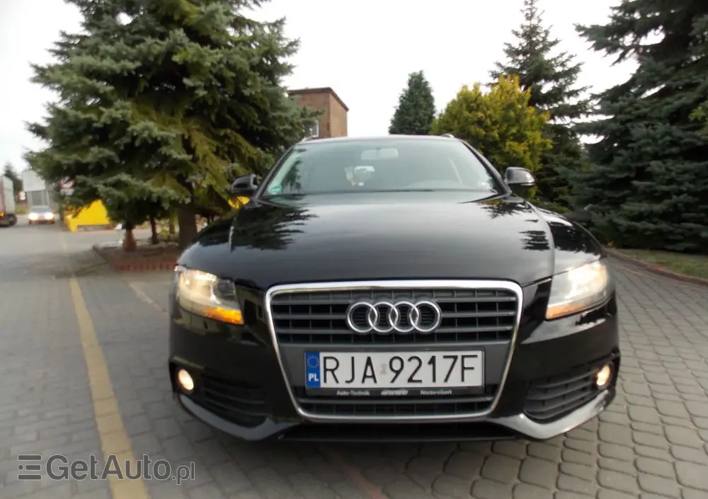 AUDI A4 Avant 2.0 TDI DPF multitronic Attraction