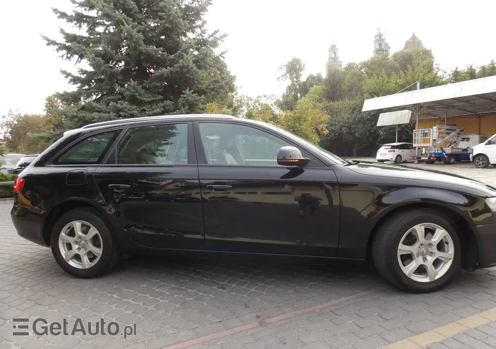 AUDI A4 Avant 2.0 TDI DPF multitronic Attraction
