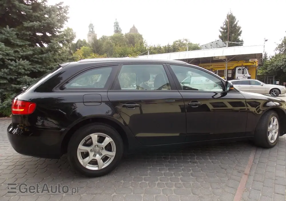 AUDI A4 Avant 2.0 TDI DPF multitronic Attraction