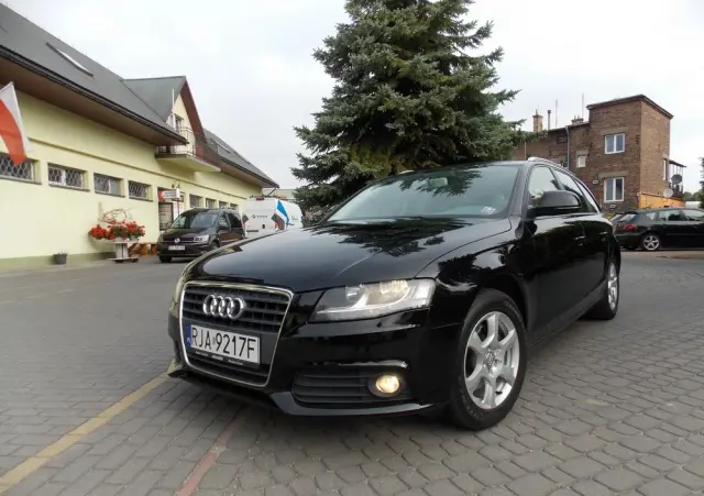 AUDI A4 Avant 2.0 TDI DPF multitronic Attraction