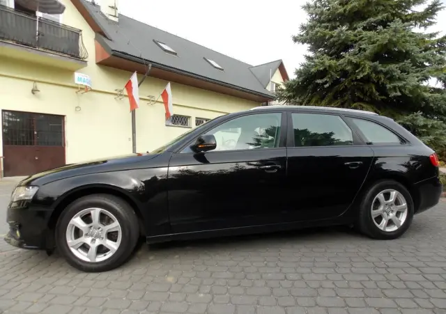 AUDI A4 Avant 2.0 TDI DPF multitronic Attraction