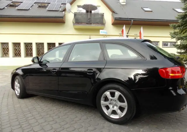 AUDI A4 Avant 2.0 TDI DPF multitronic Attraction