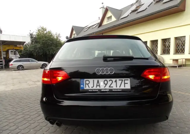 AUDI A4 Avant 2.0 TDI DPF multitronic Attraction