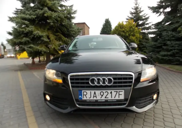 AUDI A4 Avant 2.0 TDI DPF multitronic Attraction