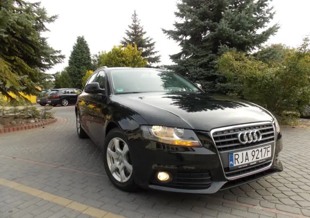 AUDI A4 Avant 2.0 TDI DPF multitronic Attraction