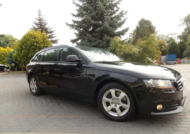 AUDI A4 Avant 2.0 TDI DPF multitronic Attraction