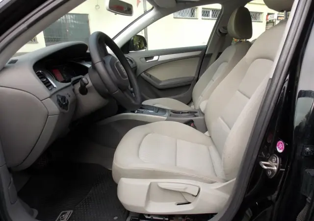 AUDI A4 Avant 2.0 TDI DPF multitronic Attraction