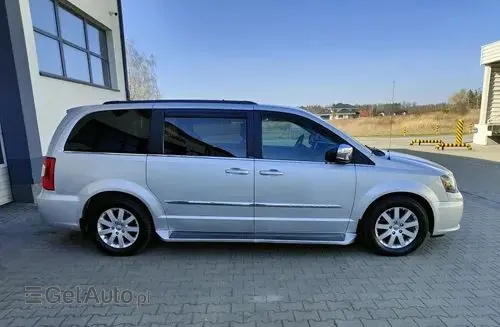 CHRYSLER Town & Country 