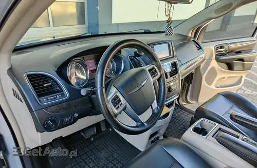 CHRYSLER Town & Country 