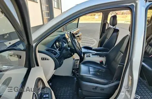 CHRYSLER Town & Country 