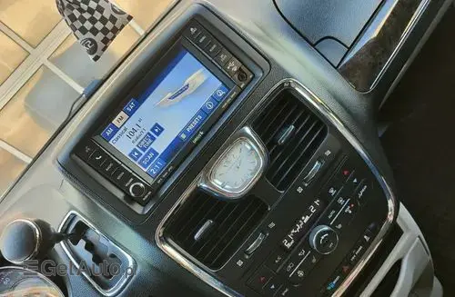 CHRYSLER Town & Country 
