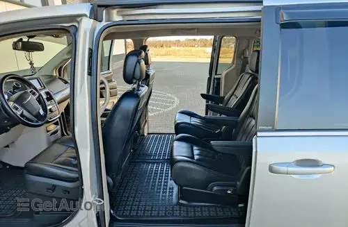 CHRYSLER Town & Country 