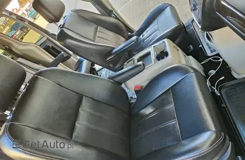 CHRYSLER Town & Country 