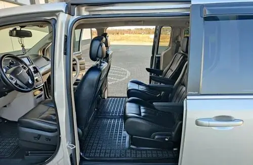 CHRYSLER Town & Country 