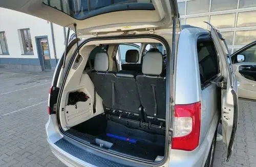 CHRYSLER Town & Country 
