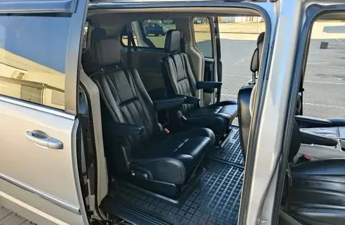 CHRYSLER Town & Country 