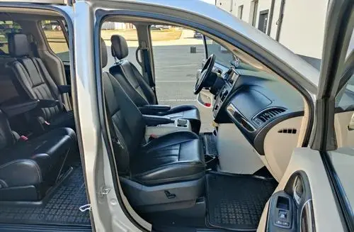 CHRYSLER Town & Country 