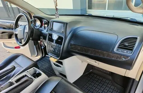 CHRYSLER Town & Country 