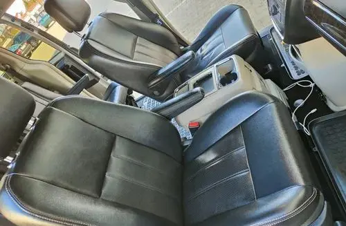 CHRYSLER Town & Country 
