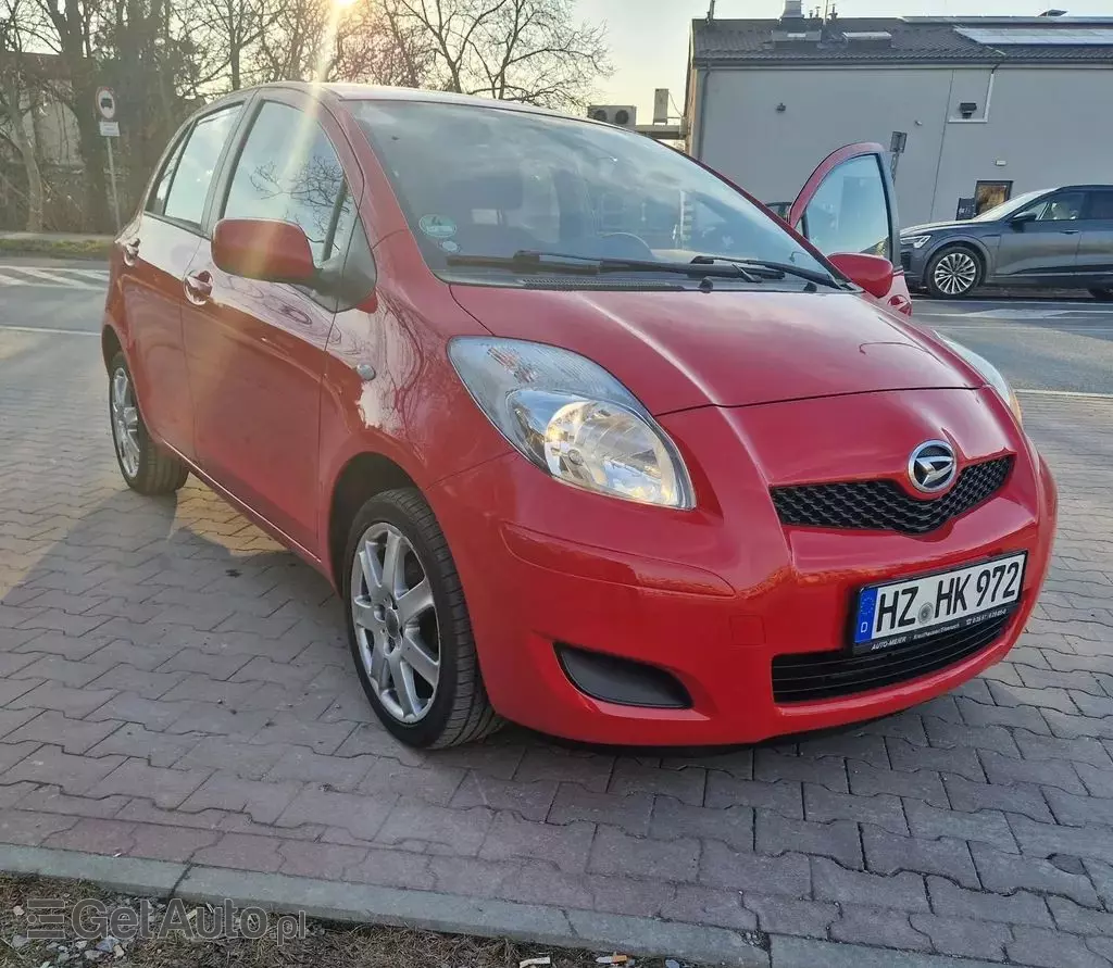 TOYOTA Yaris 