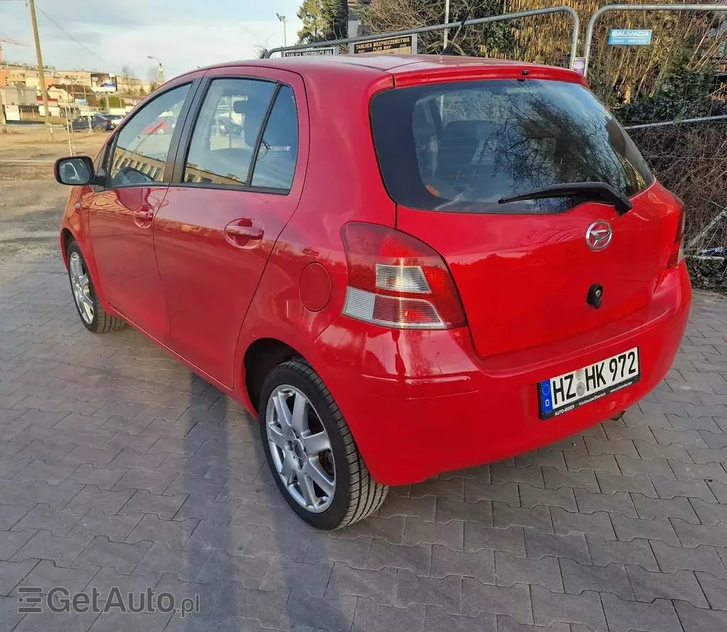 TOYOTA Yaris 