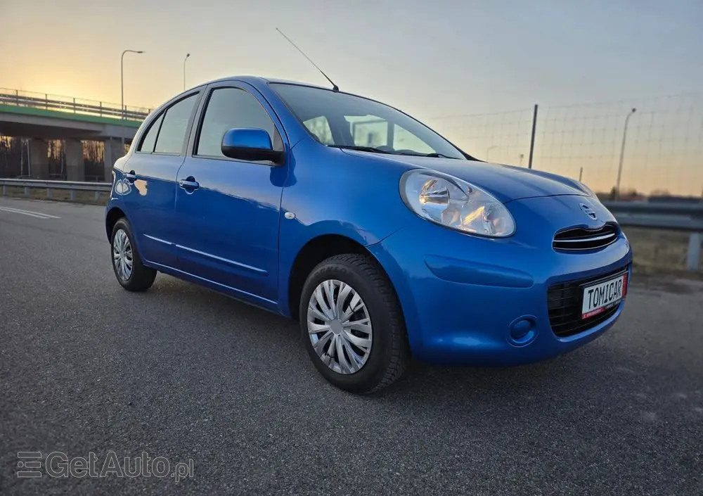 NISSAN Micra 1.2 Bild der Frau