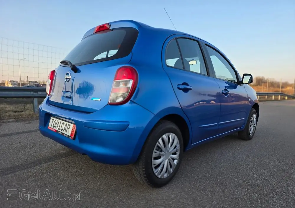 NISSAN Micra 1.2 Bild der Frau