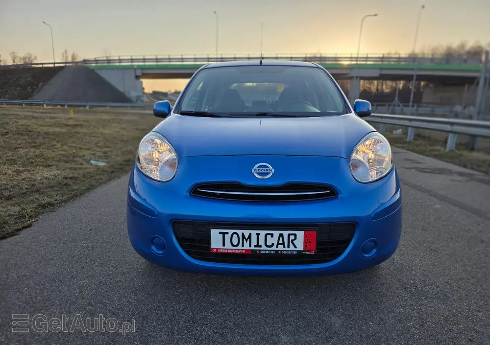 NISSAN Micra 1.2 Bild der Frau
