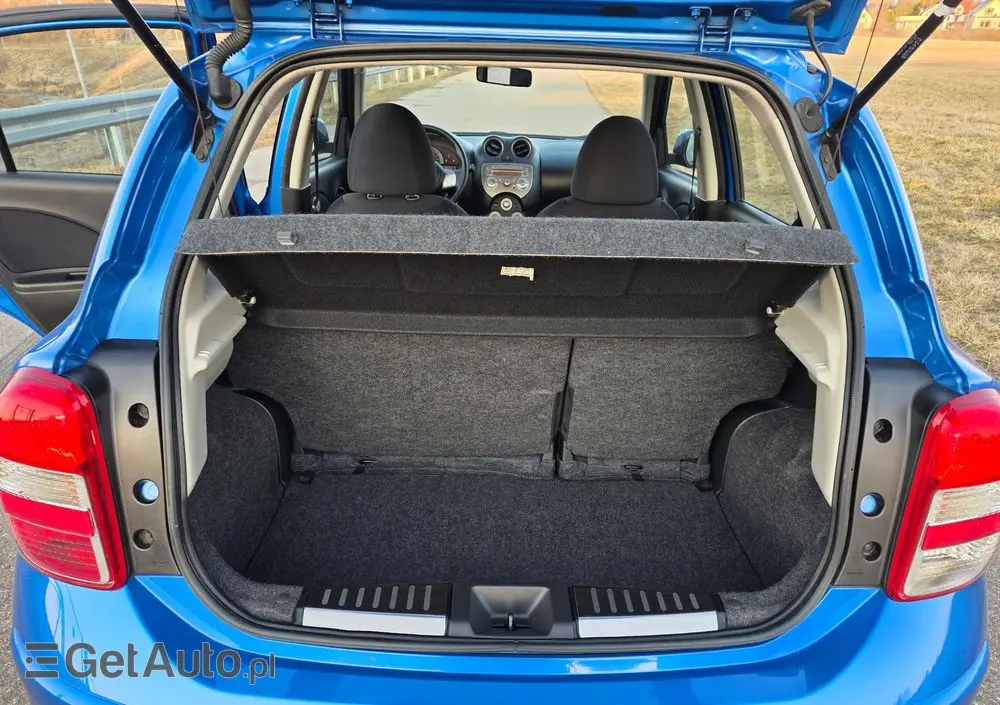 NISSAN Micra 1.2 Bild der Frau