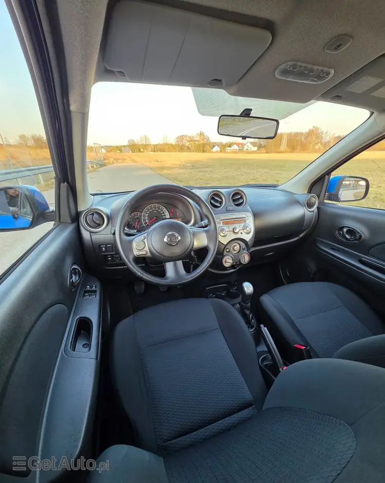 NISSAN Micra 1.2 Bild der Frau