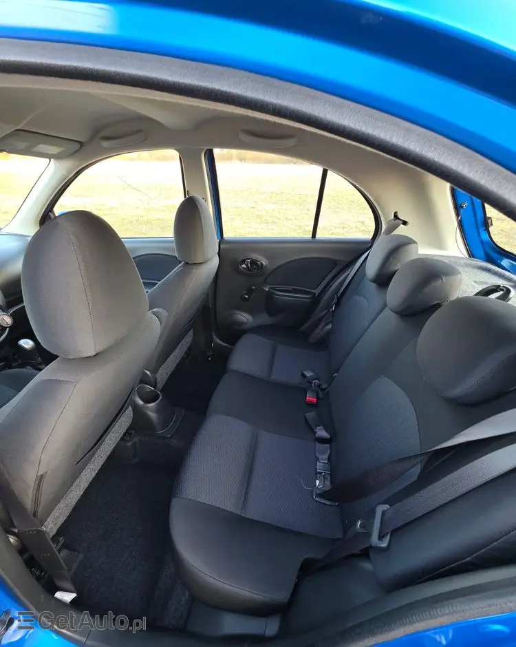 NISSAN Micra 1.2 Bild der Frau