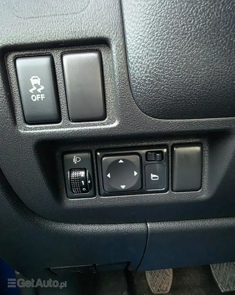 NISSAN Micra 1.2 Bild der Frau