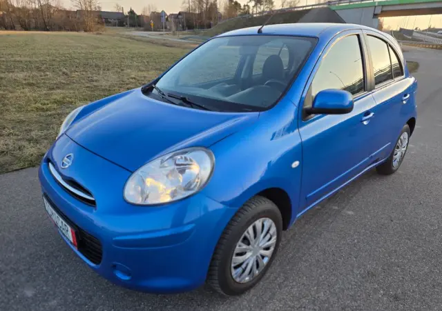NISSAN Micra 1.2 Bild der Frau