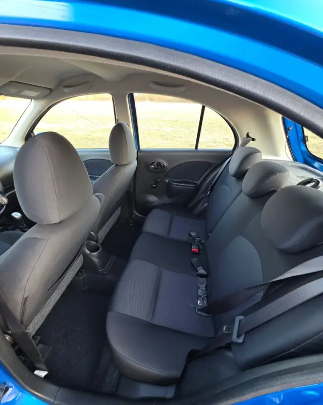 NISSAN Micra 1.2 Bild der Frau