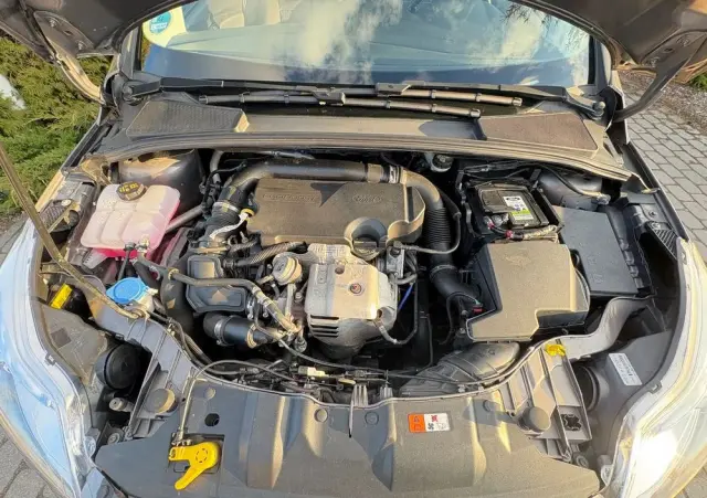 FORD Focus 1.0 EcoBoost Start-Stopp-System ST-LINE