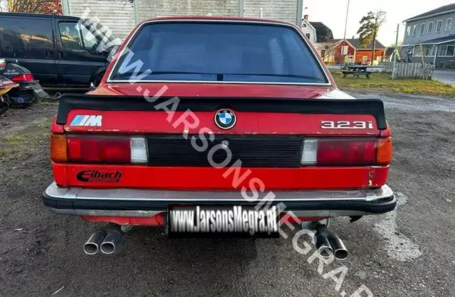 BMW 323 