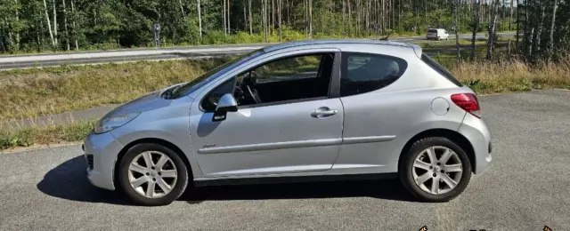 PEUGEOT 207 1.6 HDi (110 KM)
