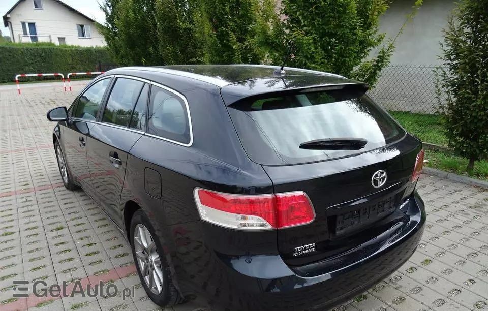 TOYOTA Avensis 